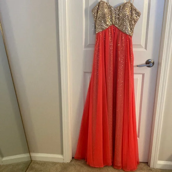 green emerald velvet dress Primavera Couture 3932 Size 18 Coral Long Fitted One Shoulder Prom Dress Slit Beaded Sequin Gown main image 0